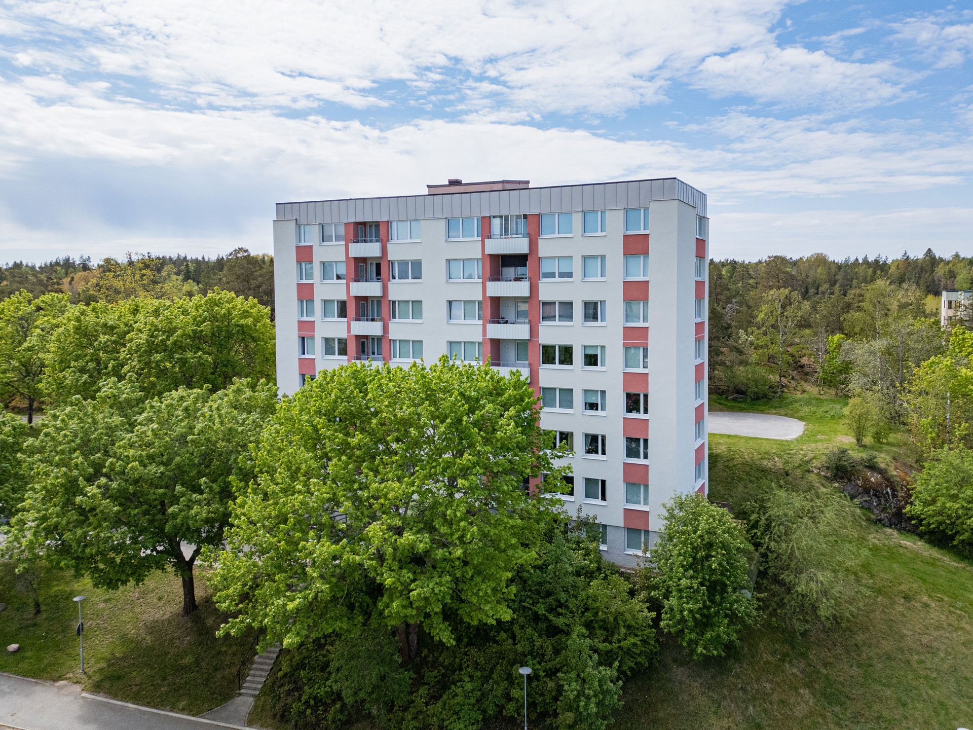 Vallhornsvägen 6, 142 32, Skogås